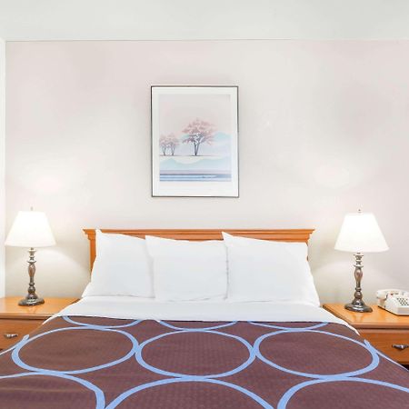 Super 8 By Wyndham Montgomery Maybrook Ngoại thất bức ảnh