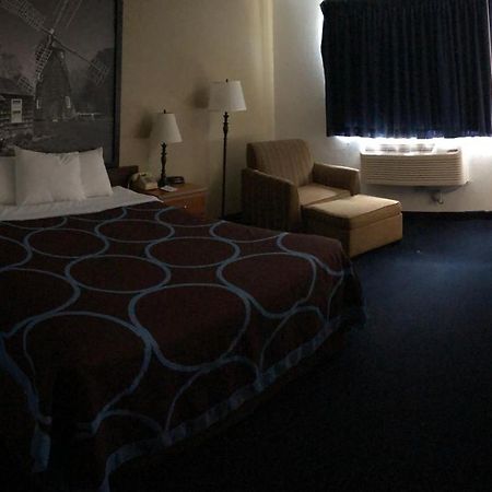 Super 8 By Wyndham Montgomery Maybrook Ngoại thất bức ảnh
