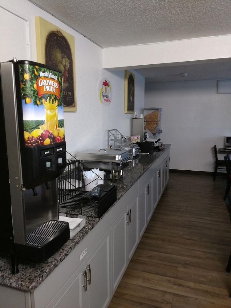 Super 8 By Wyndham Montgomery Maybrook Ngoại thất bức ảnh