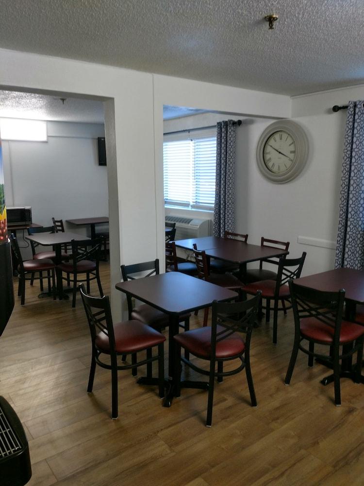 Super 8 By Wyndham Montgomery Maybrook Ngoại thất bức ảnh