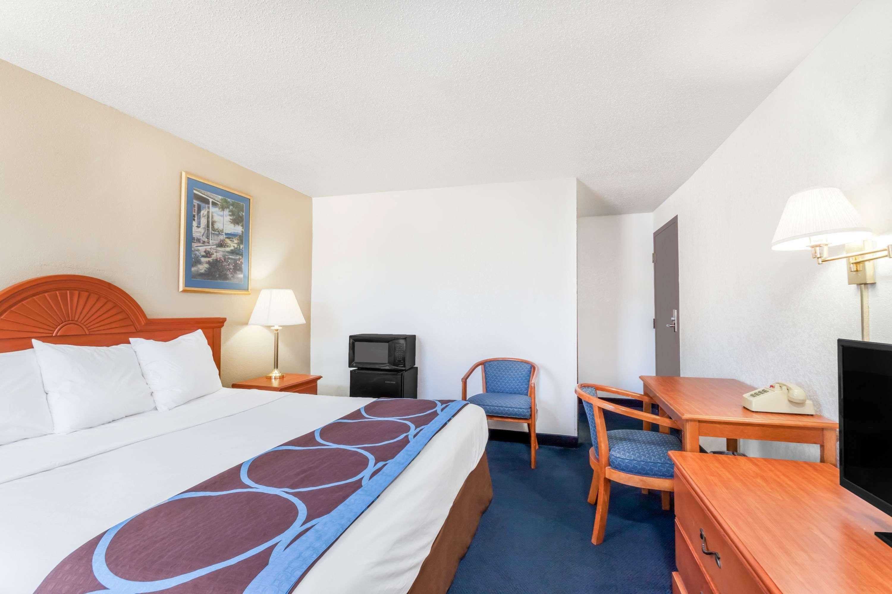 Super 8 By Wyndham Montgomery Maybrook Ngoại thất bức ảnh